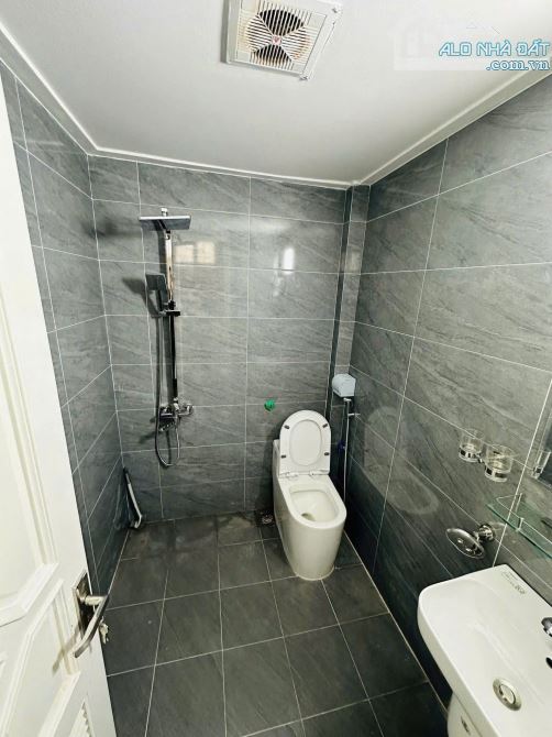 BÁN NHÀ LÔ GÓC SIÊU ĐẸP – QUAN HOA, CẦU GIẤY – KINH DOANH, 2 MẶT THOÁNG – 48M². GIÁ 13 TỶ5 - 5