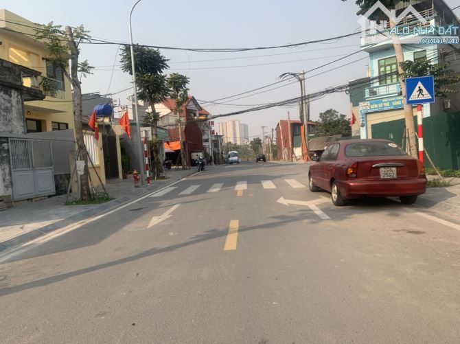 Chủ cần bán 65m đất đất giá gần hồ điều hòa 30ha rộng nhất Long Biên, giá định cư - 4