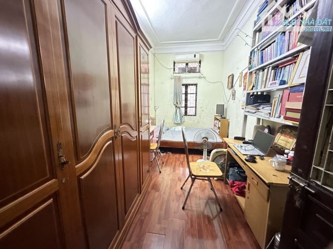 NHÀ PHÂN CÁN BỘ - BÁN ĐẤT TẶNG NHÀ-Ô TÔ DỪNG ĐỖ CỬA-3 MẶT NGÕ _ 3 TẦNG -37,2/51M2 -13,5 TỶ - 5
