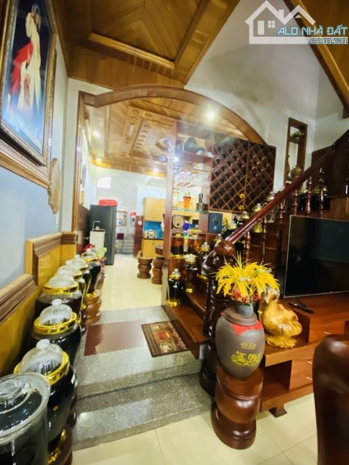 Nhà 5 tầng FULL NỘI THẤT đường LÊ VĂN KHƯƠNG phường THỚI AN Q12 dt 80m2 (4,5mx17m) Hẻm 6m - 5