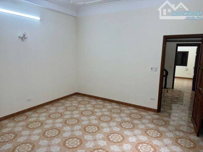 CẦN BÁN NHÀ NGUYỄN NGỌC VŨ CẦU GIẤY 65m2. 4 TẦNG MẶT TIỀN 5m GIÁ  14.9 TỶ - 5