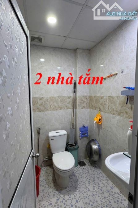 Nhà bán P.Quyết Thắng cũ ( Trấn Biên mới) 2,4 tỷ 61m2 đúc kiêng cố 61m2 hẻm 3 gác - 5