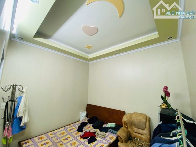 Hàng nóng phố Nguyễn Tường Loan nhanh còn chậm hết - 5