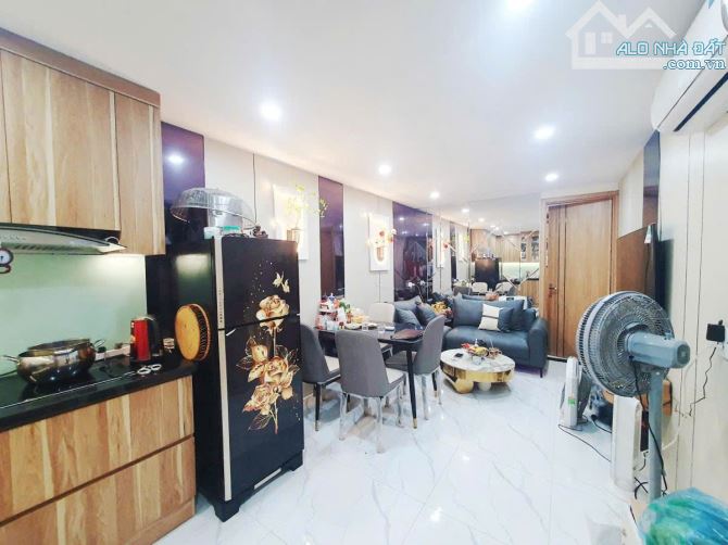 Bán Căn hộ tập thể 2 tầng Phố Phương Mai,Ngõ Thông,2 mặt thoáng,dt 25m2*2 Tầng*Giá 5,05 Tỷ - 5