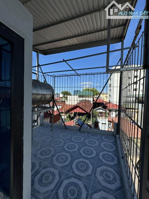BÁN NHÀ ĐẸP KHƯƠNG TRUNG - NHÀ MẶT NGÕ NÔNG - 2 THOÁNG - GẦN PHỐ Ô TÔ TRÁNH - 39M2*6T GIÁ - 5