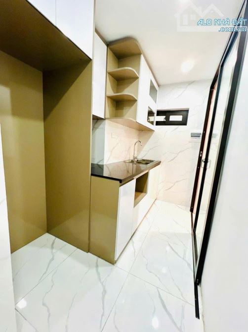 NHÀ TẬP THỂ ĐẸP - MẶT PHỐ QUỲNH MAI- FULL NỘI THẤT - 2 MẶT THOÁNG - Ô TÔ ĐỖ CẦU THANG - 5