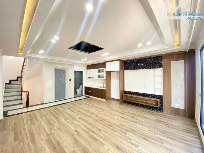 THỊNH HÀO - ĐỐNG ĐA - 72M - 14 TỶ - 2 THOÁNG TRƯỚC SAU - NGÕ NÔNG - GẦN Ô TÔ - 5