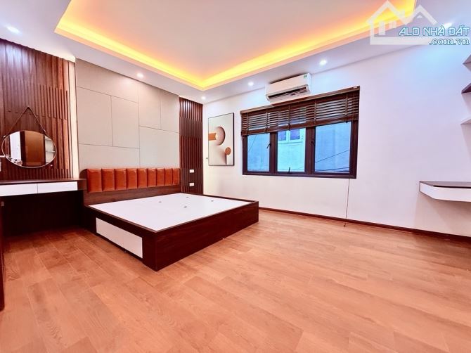 I LĨNH NAM - THANG MÁY - FULL NỘI THẤT - VỊ TRÍ CỰC ĐẸP- CÁCH Ô TÔ TRÁNH 1 NHÀ - 5