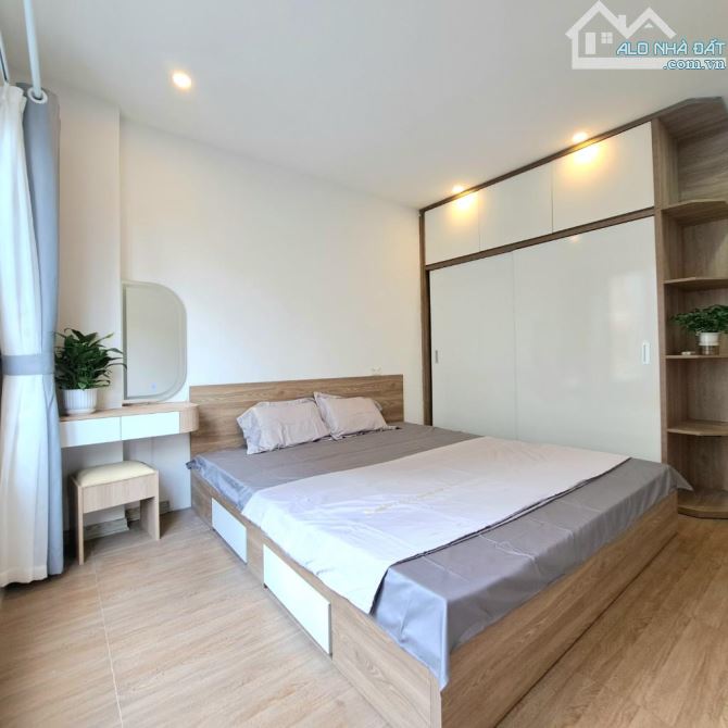 Nhỉnh hơn 5 tỷ/ 31 m2/ 4 tầng/ Bát khối.cự khối - 5