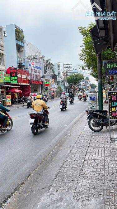 Nếu có 8 tỷ, bạn sẽ chọn gửi ngân hàng, hay mua ngay căn mặt tiền này?Trịnh Đình Trọng.TP - 6