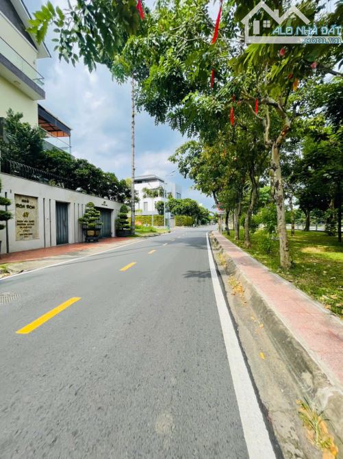 Nhà đẹp mới cứng 3 tầng sân thượng _Công viên Sông Giồng Ông Tố xanh mát, An Phú _ 130m2 n - 6