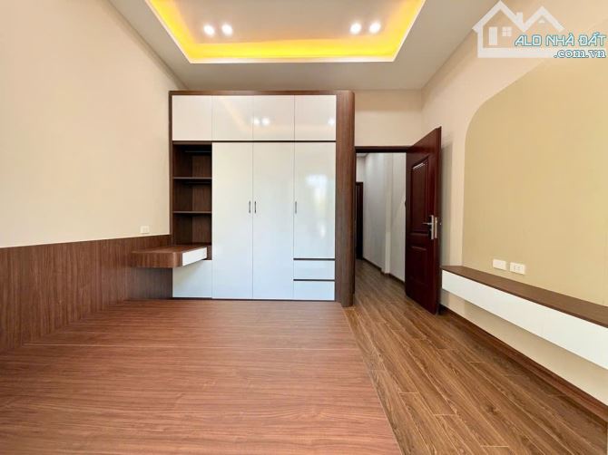 BÁN NHÀ ĐẸP PHỐ NGUYỄN TRÃI – 42M², 5 TẦNG, 6PN – GIÁ 6,38 TỶ - 6