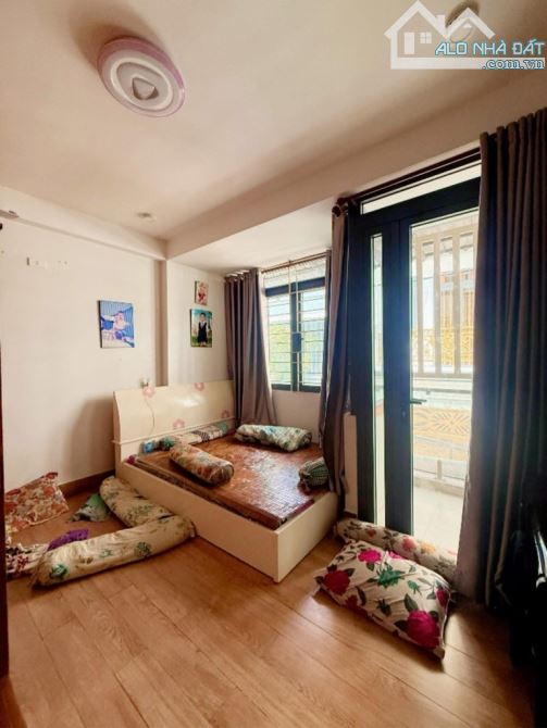 Bán nhà 4 tầng đẹp, 42m2 (4x11), HXH Gần Văn Cao, Nguyễn Sơn, Giáp Tân Phú - Chỉ hơn 5 tỷ - 6