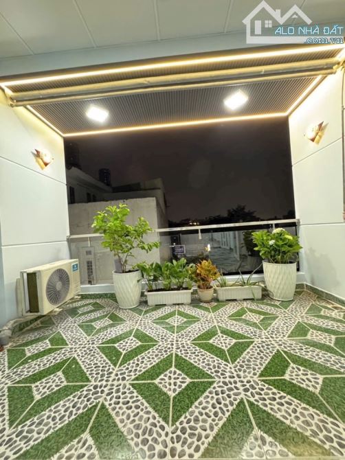 HẺM XE TẢI ĐẬU CỬA - 51M2 (4x13) - A4 - 4 TẦNG, 6 PHÒNG, 5 WC - TẶNG FULL NỘI THẤT - - 6