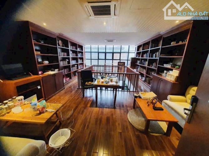 BÁN  HOMESTAY 7 TẦNG THANG MÁY - GARA Ô TÔ PHỐ NGỌC THUỴ. DT: 115m. MT: 6M. GIÁ 26.9 TỶ. - 6