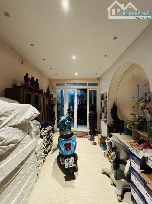 BÁN NHÀ 3 TẦNG, 2 MẶT HẺM Ô TÔ , GẦN 70m2, NGAY LÊ ĐÌNH CẨN NHỈNH 5 T - 6