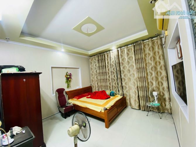 Hàng nóng phố Nguyễn Tường Loan nhanh còn chậm hết - 6