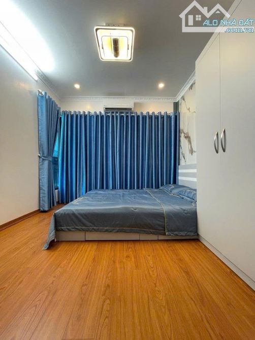 Bán nhà Phố Tây Sơn, Gần oto, Xây mới, Full Nội thất, Dt 20m2*5 Tầng* Giá 5,2 tỷ - 6