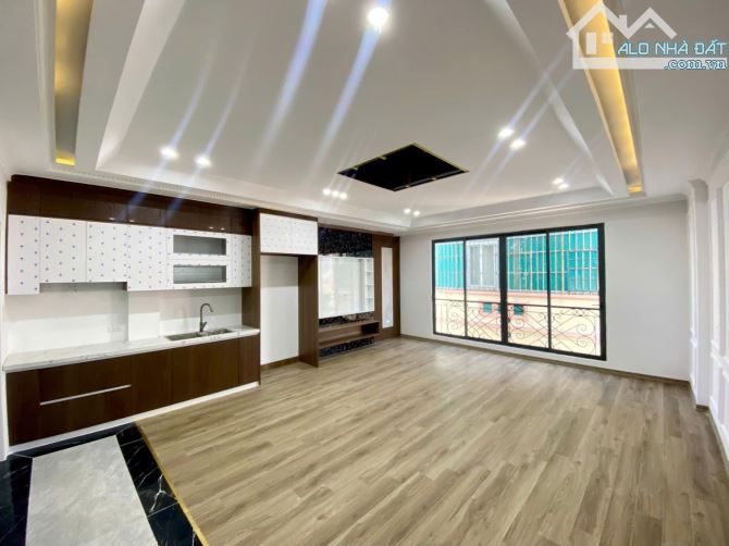 THỊNH HÀO - ĐỐNG ĐA - 72M - 14 TỶ - 2 THOÁNG TRƯỚC SAU - NGÕ NÔNG - GẦN Ô TÔ - 6