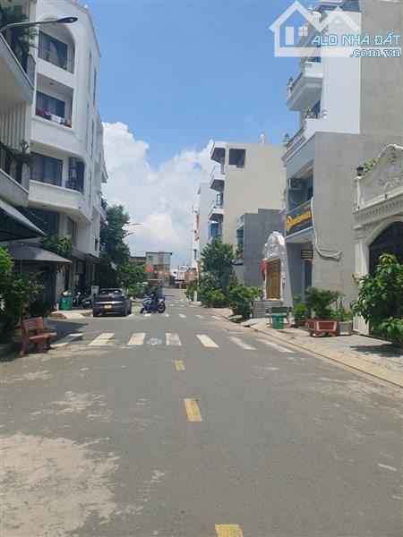 HẺM Ô TÔ 12 MÉT KHU VỰC KINH DOANH SẦM UẤT - 6