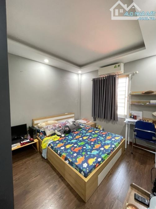 CẦN BÁN CĂN NHÀ QUÁ ĐẸP BỒ ĐỀ, NHÀ 58M2, DÂN XÂY, 04 TẦNG, 04 PHÒNG NGỦ, GIÁ 9.X TỶ - 7