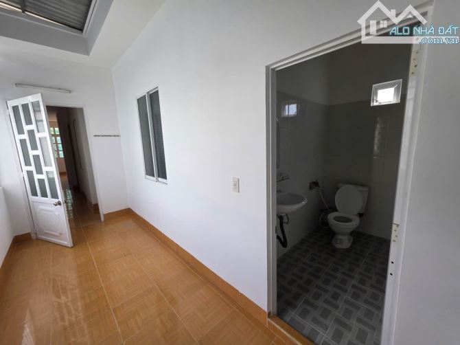 Bán nhà 2 tầng khu dân cư Đường Đệ - Vĩnh Hoà . Đường ô tô rộng 7m - 7