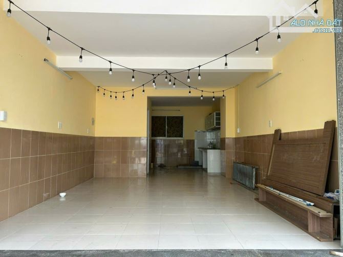 Cần Bán Nhanh Căn Shophouse CT7B Mặt Tiền Đặng Vũ Hiệp KĐT Vĩnh Điềm Trung !! Giá 3tỷ5 - 7