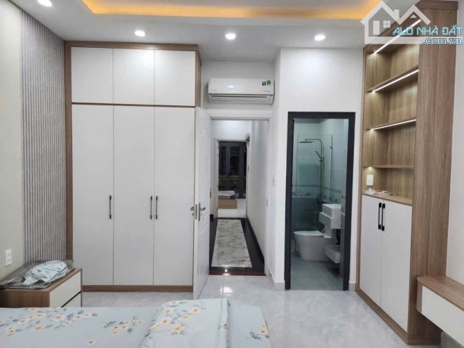 Bán nhà hẻm 6m 1942 Huỳnh Tấn Phát, NB, Dt 4 x18m, 3 lầu, ST. Giá 7,7 tỷ - 7