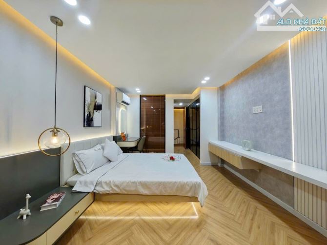 Bán nhà 1 / tại đường Phan Xích Long Phú Nhuận dt( 3,5 x 9m) giá 6,65 tỷ - 6