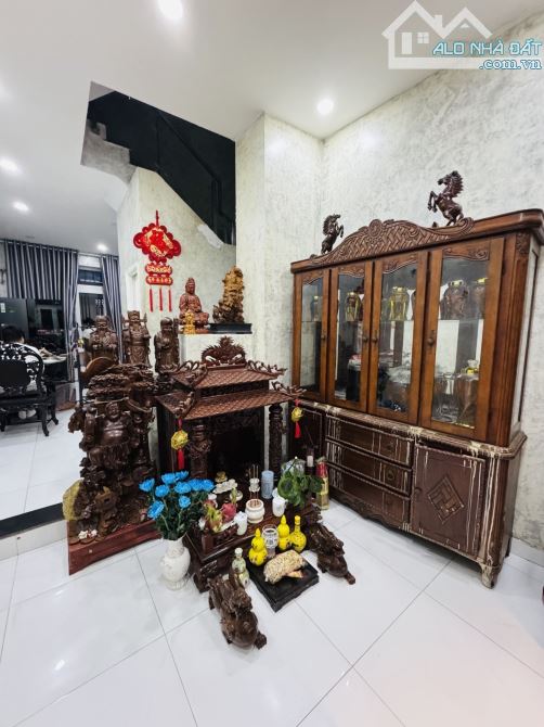 BÁN NHÀ 3 TẦNG, 2 MẶT HẺM Ô TÔ , GẦN 70m2, NGAY LÊ ĐÌNH CẨN NHỈNH 5 T - 7
