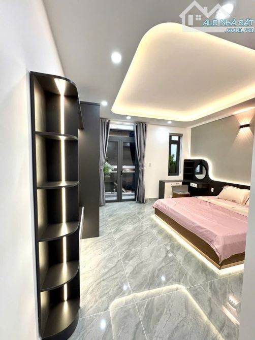 Bán nhà Thạnh Xuân 25, gần Lê Thị Riêng, (4.5 x 19) x 5 tầng, xe hơi ngủ trong nhà, 7.8 tỷ - 7
