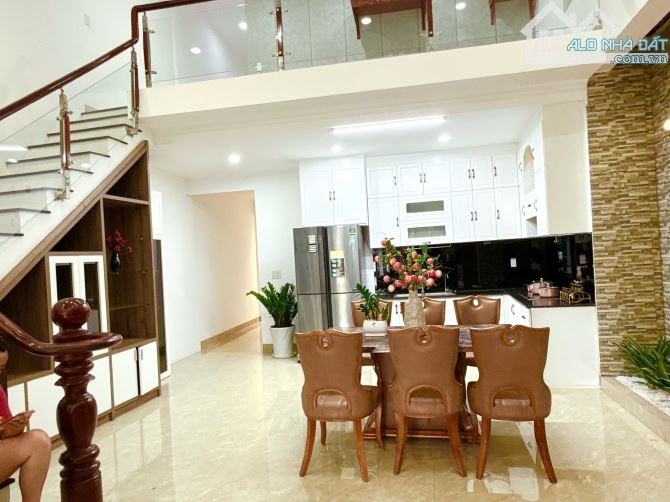 Nhà Mặt Tiền đường A12 Phạm NGũ Lão - 5.8x32m có 2 phòng ngủ tầng dưới - 7