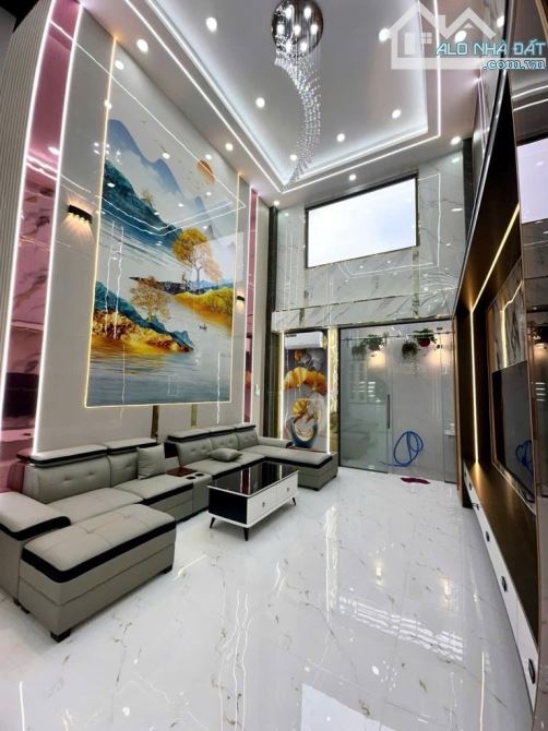 SIÊU PHẨM HẺM VIP KHU NHÀ LẦU – THẠNH LỘC Q12 – 5 TẦNG – CÓ GARA OTO – CHỈ 6.8 TỶ TL - 7