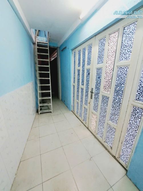 NHÀ LÔ GÓC TÂN PHÚ, (1.9x9M), 3 TẦNG, 2PN, 2WC, LŨY BÁN BÍCH, P. TÂN THỚI HÒA. GIÁ 1 TỶ TL - 8