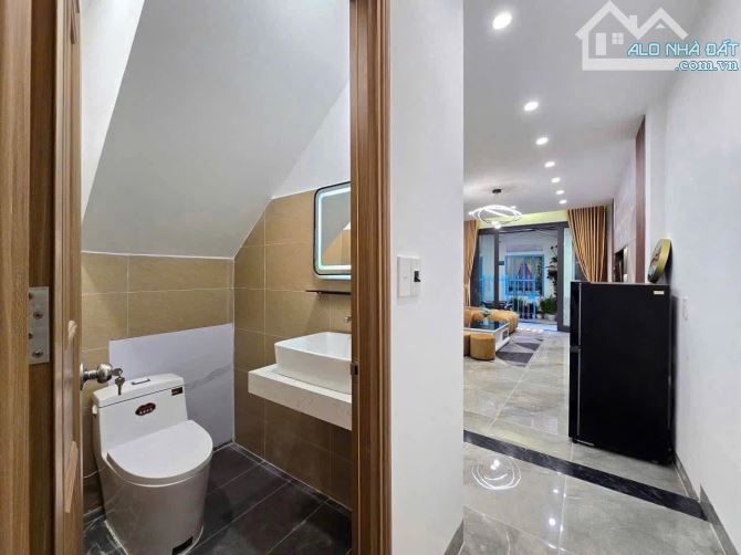 Nhà 2 tầng kiệt Nguyễn Văn Linh - Thanh Khê cách sân bay 5p đi xe - 8