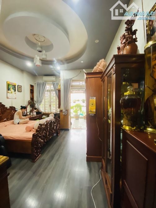 Nhà 5 tầng FULL NỘI THẤT đường LÊ VĂN KHƯƠNG phường THỚI AN Q12 dt 80m2 (4,5mx17m) Hẻm 6m - 8