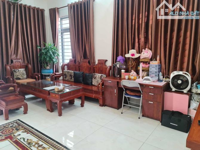 GIẢM 2 TỶ - BIỆT THỰ  630 M2 - 2 TẦNG - TT THỦ DẦU MỘT - 8