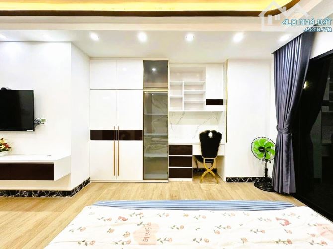 SIÊU PHẨM 5 TẦNG FULL NỘI THẤT CÓ THANG MÁY NGAY NGÃ TƯ TRẦN QUANG DIỆU, LÊ VĂN SỸ - Q.3. - 8