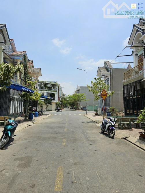 nhà 1 trệt 1 lầu 60m2 3ty3 TL KDC gần chợ Phú Phong 200m, p.Bình Chuẩn, - 9