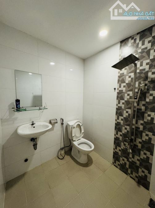 BÁN NHÀ 3 TẦNG, 2 MẶT HẺM Ô TÔ , GẦN 70m2, NGAY LÊ ĐÌNH CẨN NHỈNH 5 T - 9