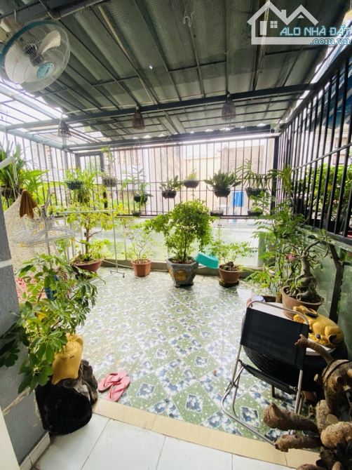 Nhà 5 tầng FULL NỘI THẤT đường LÊ VĂN KHƯƠNG phường THỚI AN Q12 dt 80m2 (4,5mx17m) Hẻm 6m - 9