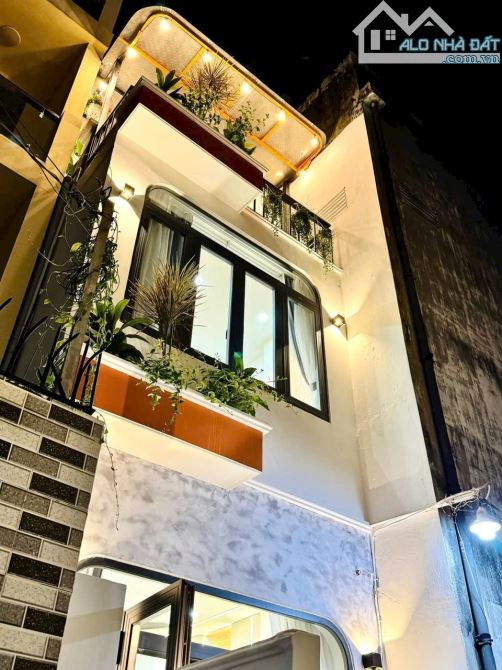 NHỈNH 5 ĐỒNG 3 PHÒNG NGỦ - CÓ SÂN THƯỢNG CHILL - THIÊN HỘ DƯƠNG - NGUYÊN HỒNG P.1 GV - 9