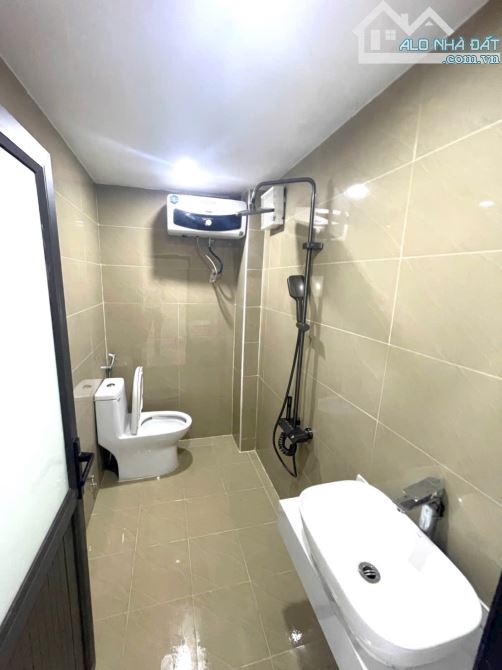 Siêu phẩm tuyến 2 cam lộ, Hùng Vương ô tô đỗ cửa- 64m2 sân cổng riêng - 2,86 tỷ - 9