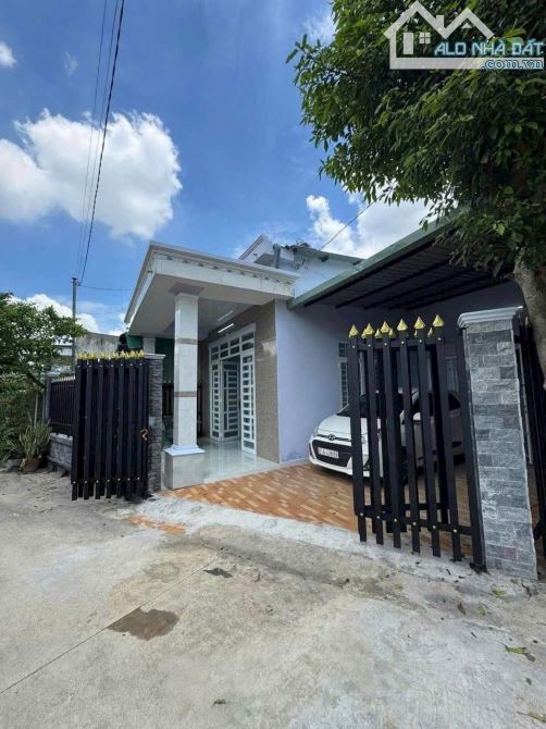 Bán gấp hạ 100 triệu nhà cấp 4 gần trường cấp 1,2 Định Hoà giá 2 tỷ 550 - 9
