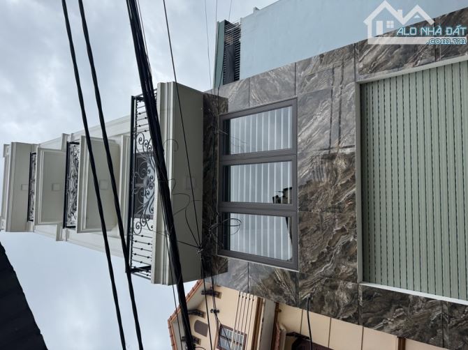 Nhỉnh 9 tỷ/52 M2/6 tầng thang máy/Thạch Bàn/ Lô góc/ Ô tô - 9