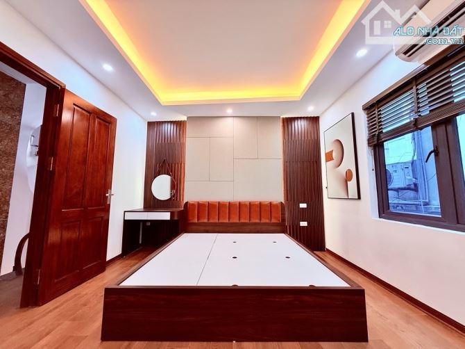 I LĨNH NAM - THANG MÁY - FULL NỘI THẤT - VỊ TRÍ CỰC ĐẸP- CÁCH Ô TÔ TRÁNH 1 NHÀ - 9