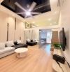 Nhỉnh 2 tỷ, tập thể Nguyễn Trãi: 50m2, 2 ngủ, sổ riêng, ô tô đỗ ngay chân cầu thang, vài b