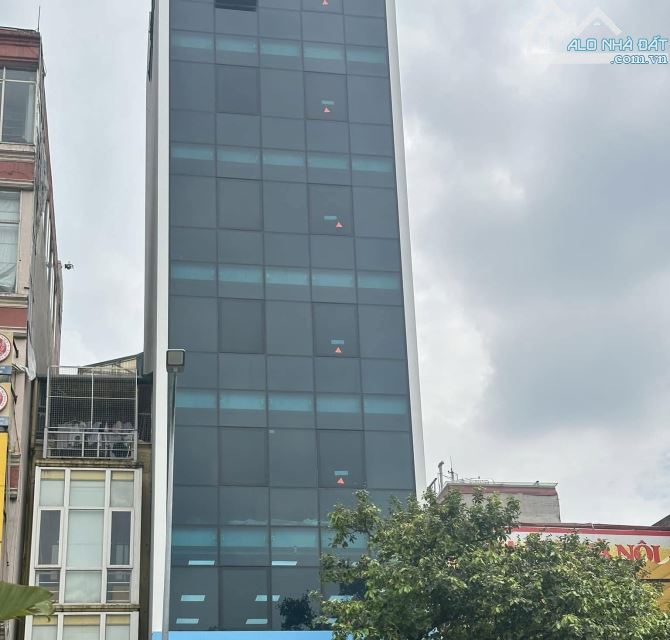 BÁN TOÀ VĂN PHÒNG MẶT PHỐ VĂN CAO 105m2x10T THANG MÁY -MT 6m - 84 TỶ - VỈA HÈ - DÒNG TIỀN