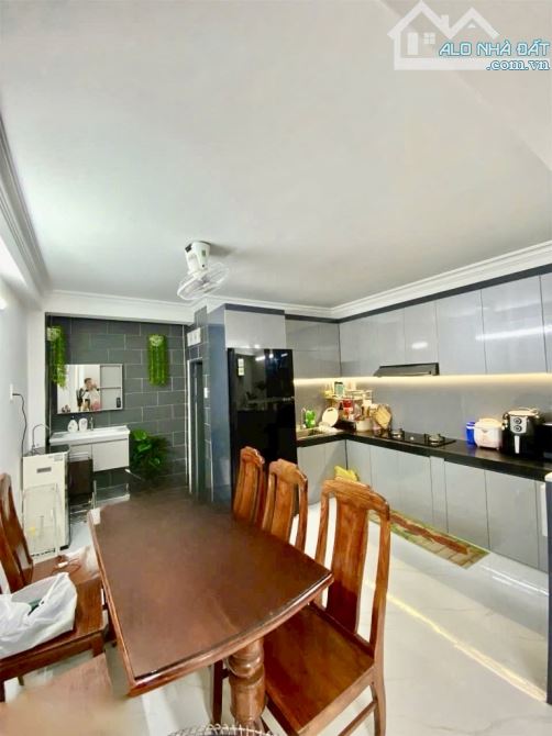 Bán nhà Quận 10 HXH thông, gần Trường Quốc tế Việt Úc đường 3/2, 5 Tầng, 3Pn,38m2, 8.75 Tỷ