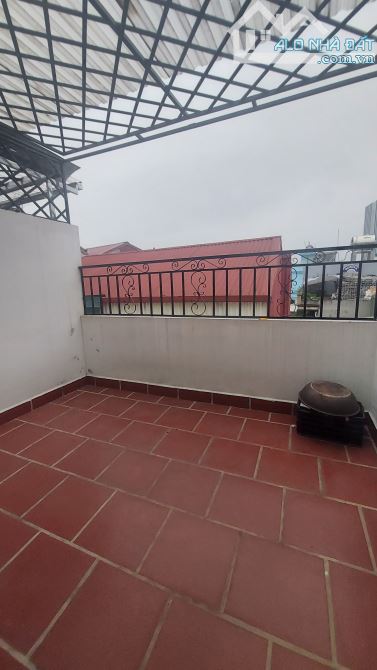 Bán gấp giá rẻ Văn Chương 28m/35m, 5 tầng, mặt tiền 7m, 7.15 tỷ Đống Đa.